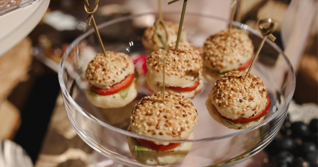 10 Reasons to Use Catering